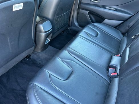 Used 2024 Hyundai Elantra Limited image 11