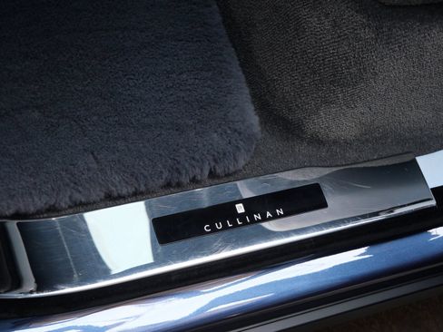 Used 2023 Rolls-Royce Cullinan w/ Cullinan Package AWD/4WD image 9