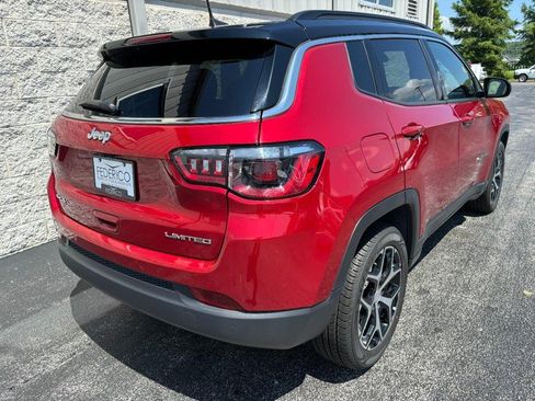 Used 2024 Jeep Compass Limited AWD/4WD image 3