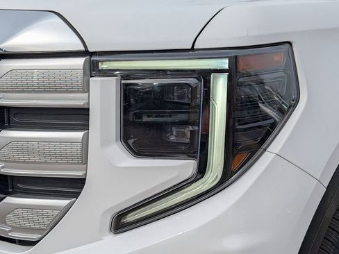 Used 2024 GMC Sierra 1500 SLE AWD/4WD image 16