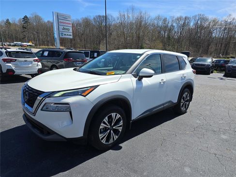 Used 2023 Nissan Rogue SV image 8