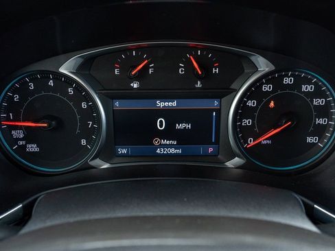 Used 2020 Chevrolet Equinox Premier image 3