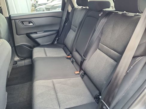 Used 2024 Nissan Rogue SV FWD image 39