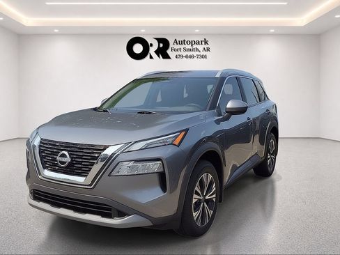 Used 2023 Nissan Rogue SV w/ SV Premium B Package FWD image 2