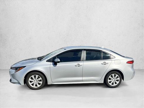 Certified 2022 Toyota Corolla LE image 8