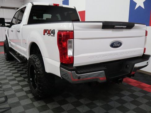 Used 2019 Ford F250 XLT w/ XLT Premium Package AWD/4WD image 12