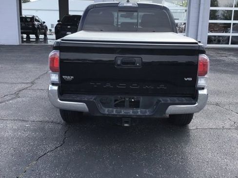 Used 2023 Toyota Tacoma TRD Off-Road image 3