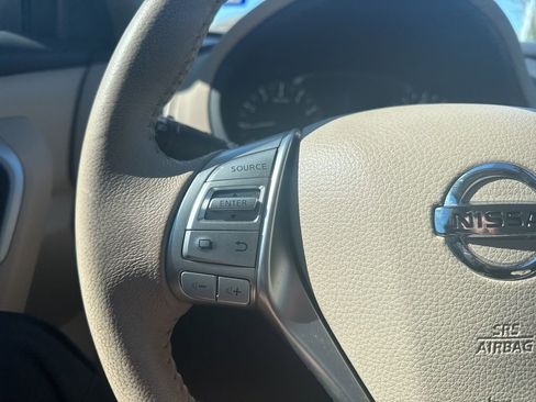 Used 2016 Nissan Altima 2.5 SV image 16