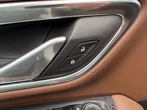 Used 2024 Chevrolet Suburban High Country image 13