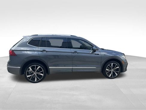 Used 2024 Volkswagen Tiguan SEL R-Line image 6