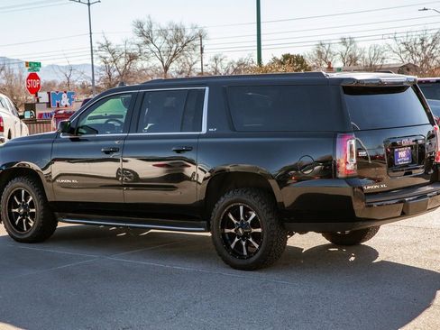 Used 2019 GMC Yukon XL SLT image 7