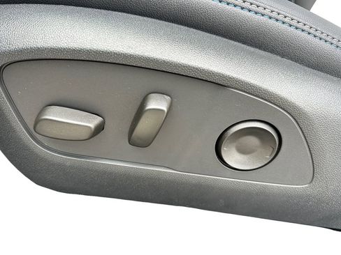 New 2026 Chevrolet Equinox EV LT image 10