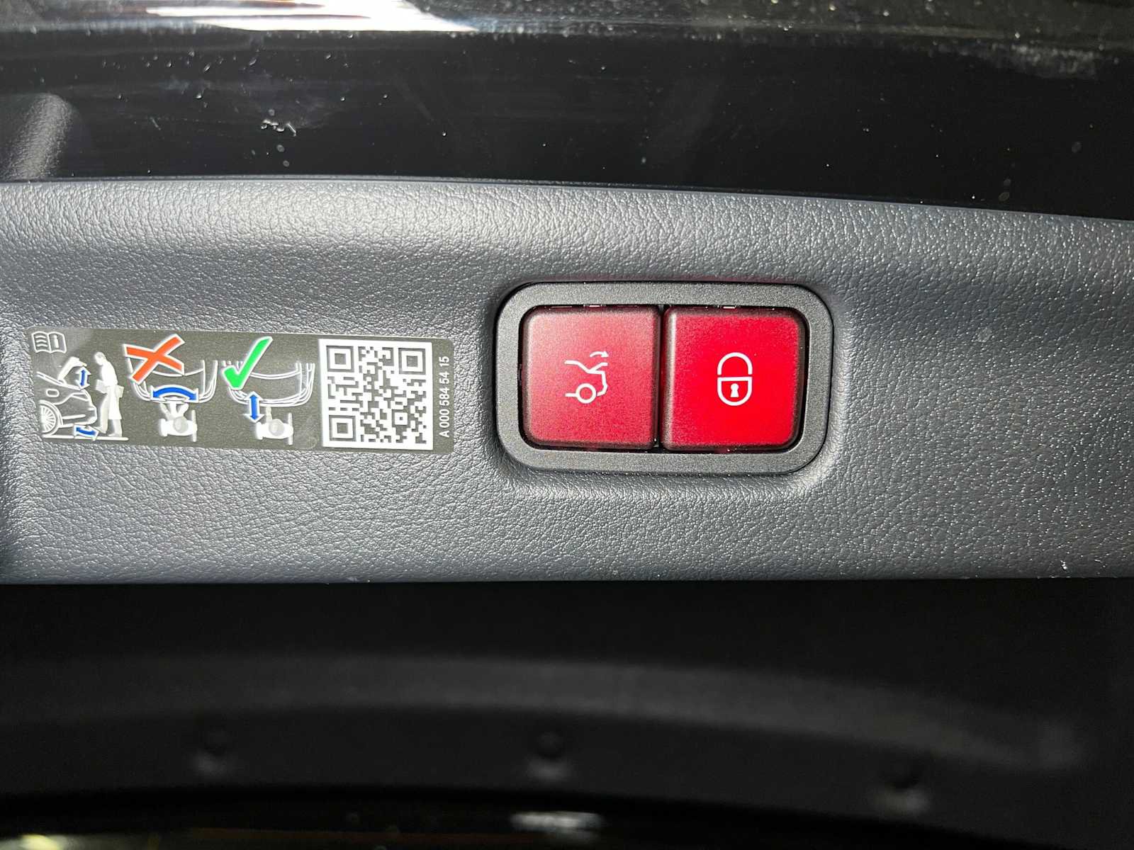 Used 2026 Mercedes-Benz C 300 4MATIC Sedan image 17