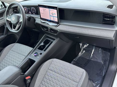 Certified 2025 Volkswagen Tiguan S FWD image 12