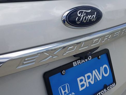 Used 2018 Ford Explorer Platinum AWD/4WD image 15