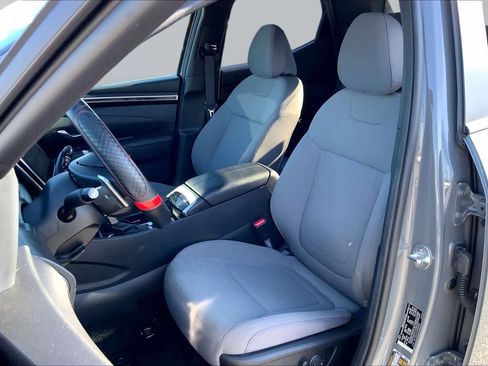 Used 2023 Hyundai Santa Cruz SEL Premium w/ Winter Package AWD/4WD image 7