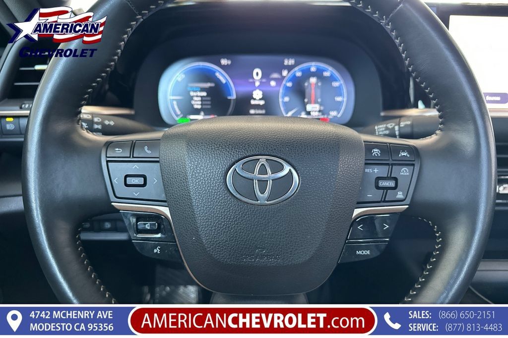 Used 2024 Toyota Crown AWD/4WD image 31