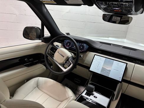 New 2025 Land Rover Range Rover SE image 33
