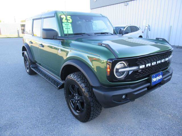 Certified 2025 Ford Bronco Outer Banks w/ Black Appearance Package AWD/4WD image 3