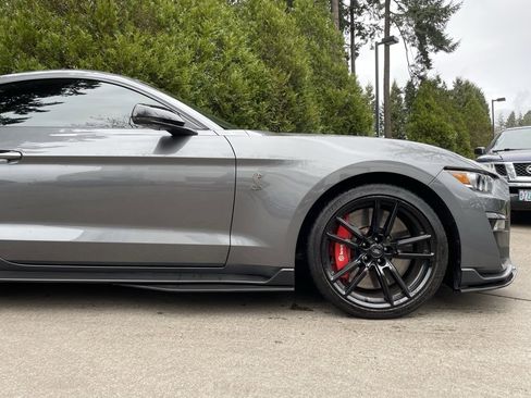 Used 2021 Ford Mustang Shelby GT500 w/ Technology Package image 2