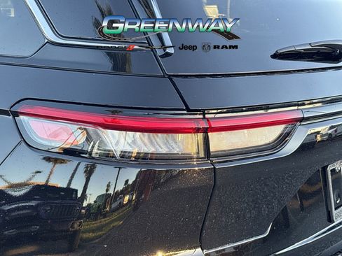New 2025 Jeep Grand Cherokee Limited RWD image 30