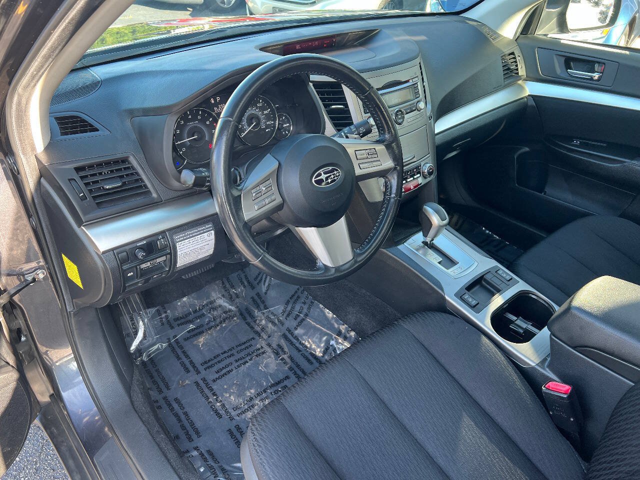 Used 2010 Subaru Outback 2.5i Premium AWD/4WD image 18