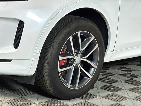 Used 2024 Land Rover Discovery Sport S image 4