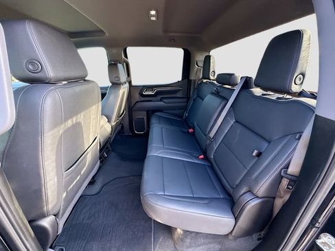 Used 2025 GMC Sierra 1500 SLT image 24