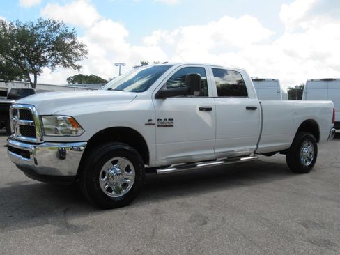 Used 2018 RAM 3500 Tradesman w/ Chrome Appearance Group AWD/4WD image 3