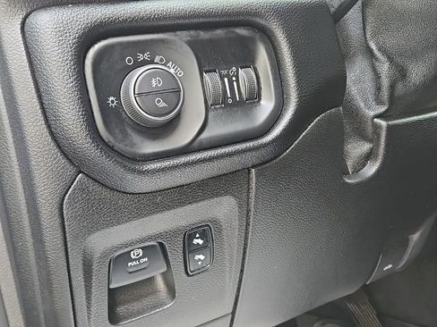 Used 2019 RAM 1500 Laramie image 24