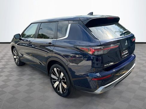 New 2026 Mitsubishi Outlander SE image 5