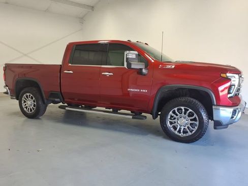 Used 2026 Chevrolet Silverado 2500 LTZ w/ LTZ Premium Package AWD/4WD image 2