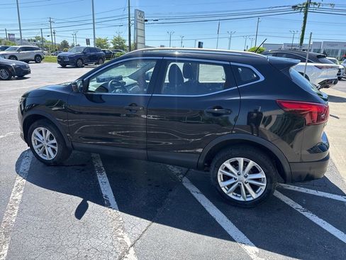 Used 2018 Nissan Rogue Sport SV AWD/4WD image 10