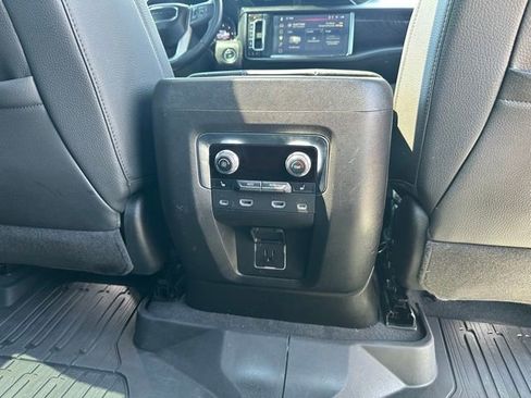 Used 2023 GMC Yukon XL Denali w/ Advanced Technology Package AWD/4WD image 16