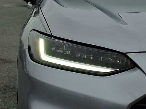 Used 2023 Honda HR-V LX image 9