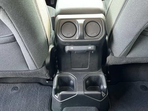 Used 2025 Jeep Wrangler Unlimited Sport AWD/4WD image 16