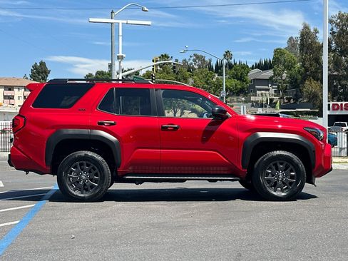 Used 2025 Toyota 4Runner SR5 AWD/4WD image 6