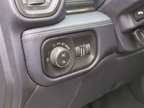 Used 2020 RAM 2500 Limited image 18