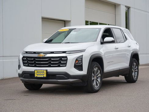 Used 2025 Chevrolet Equinox LT AWD/4WD image 7