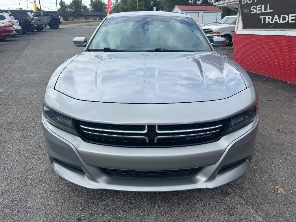 Used 2016 Dodge Charger SE RWD image 4