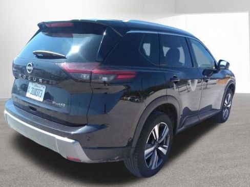 Used 2026 Nissan Rogue SL image 3