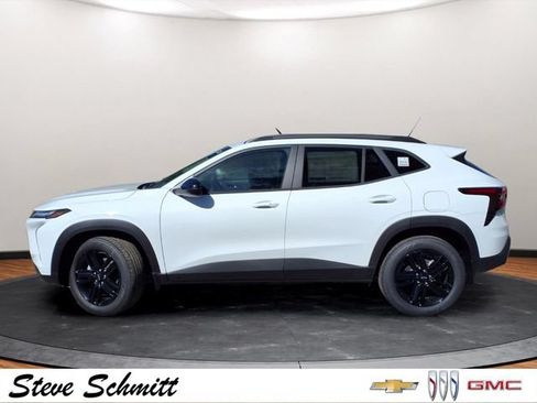 New 2026 Chevrolet Trax ACTIV w/ Driver Confidence Package FWD image 2