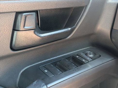 Used 2025 Toyota Tacoma SR5 image 4