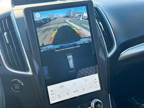 Certified 2024 Ford Edge Titanium image 11