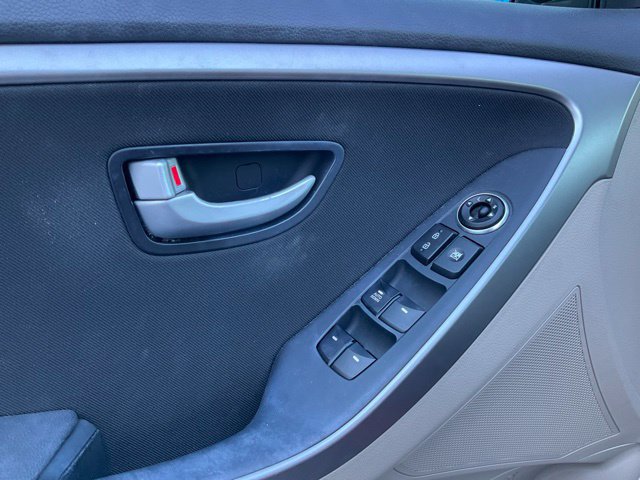 Used 2016 Hyundai Elantra GT FWD image 11