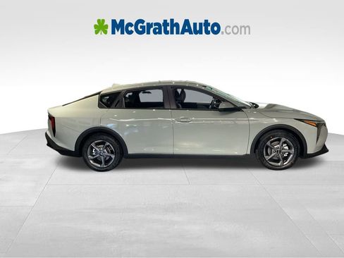 New 2025 Kia K4 FWD image 2