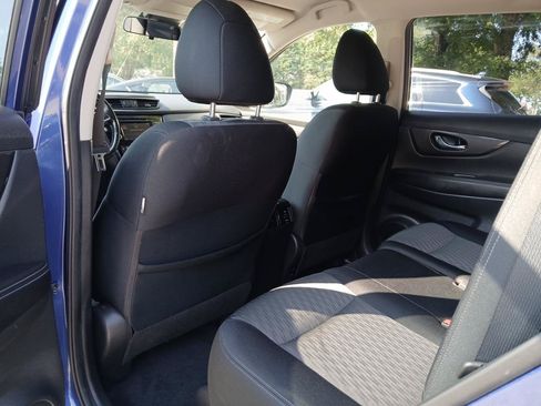 Used 2020 Nissan Rogue SV w/ Premium Package FWD image 12