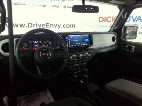 Used 2026 Jeep Wrangler Unlimited Sport AWD/4WD image 10