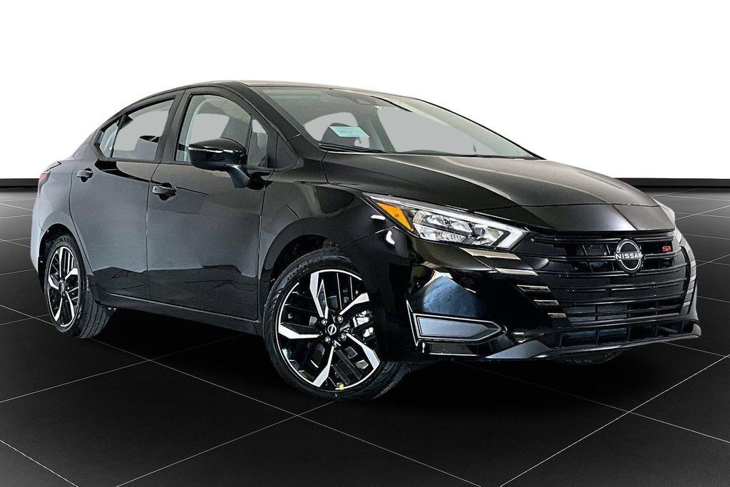 New 2025 Nissan Versa SR w/ Trunk Package FWD image 2