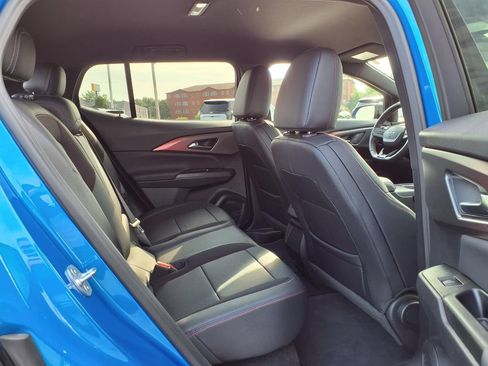 Used 2025 Chevrolet Equinox EV RS FWD image 25
